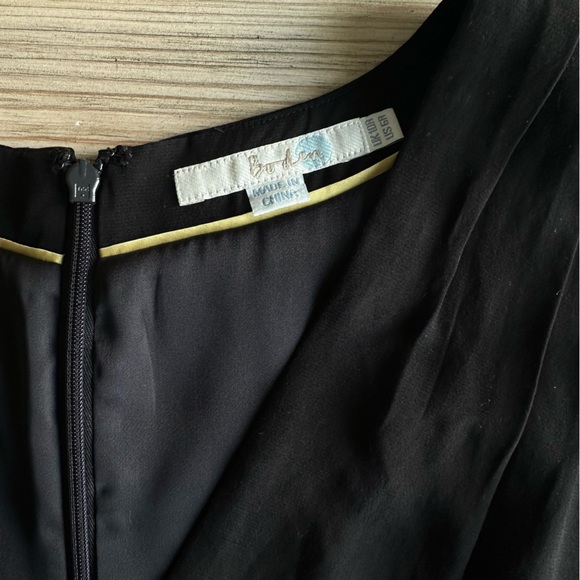 Boden // Black V neck High-waist wide leg jumpsuit Size 6 - Picture 4 of 12